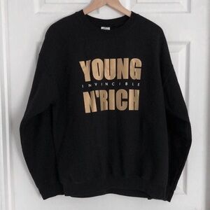 Black sweatshirt from Gildan